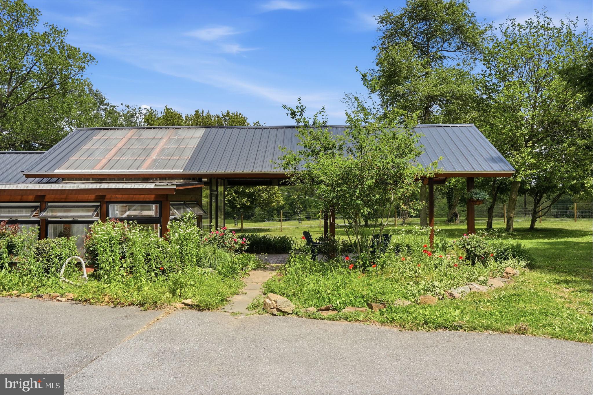 ROCKVILLE OUTSIDE - Residential