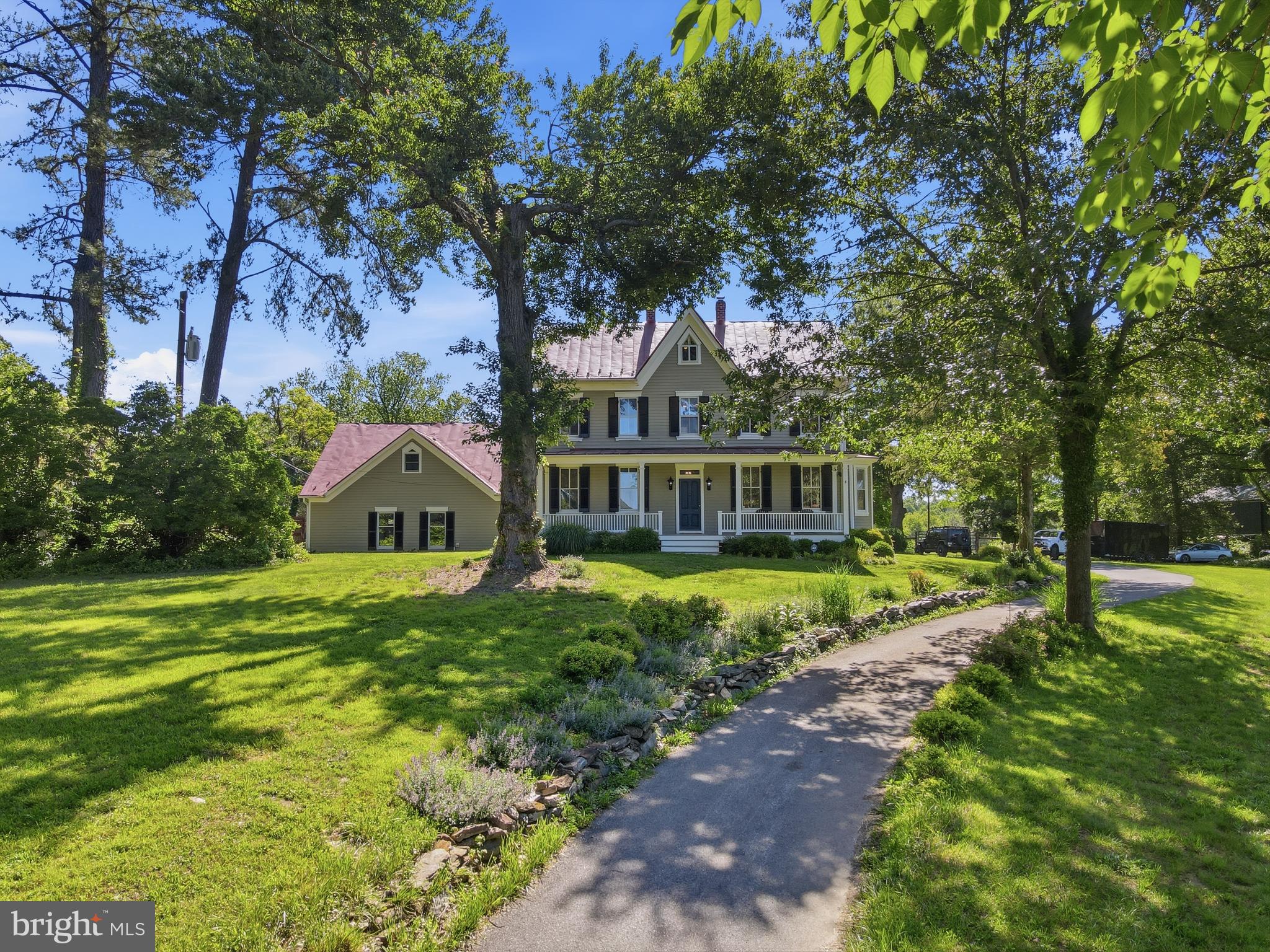 ROCKVILLE OUTSIDE - Residential