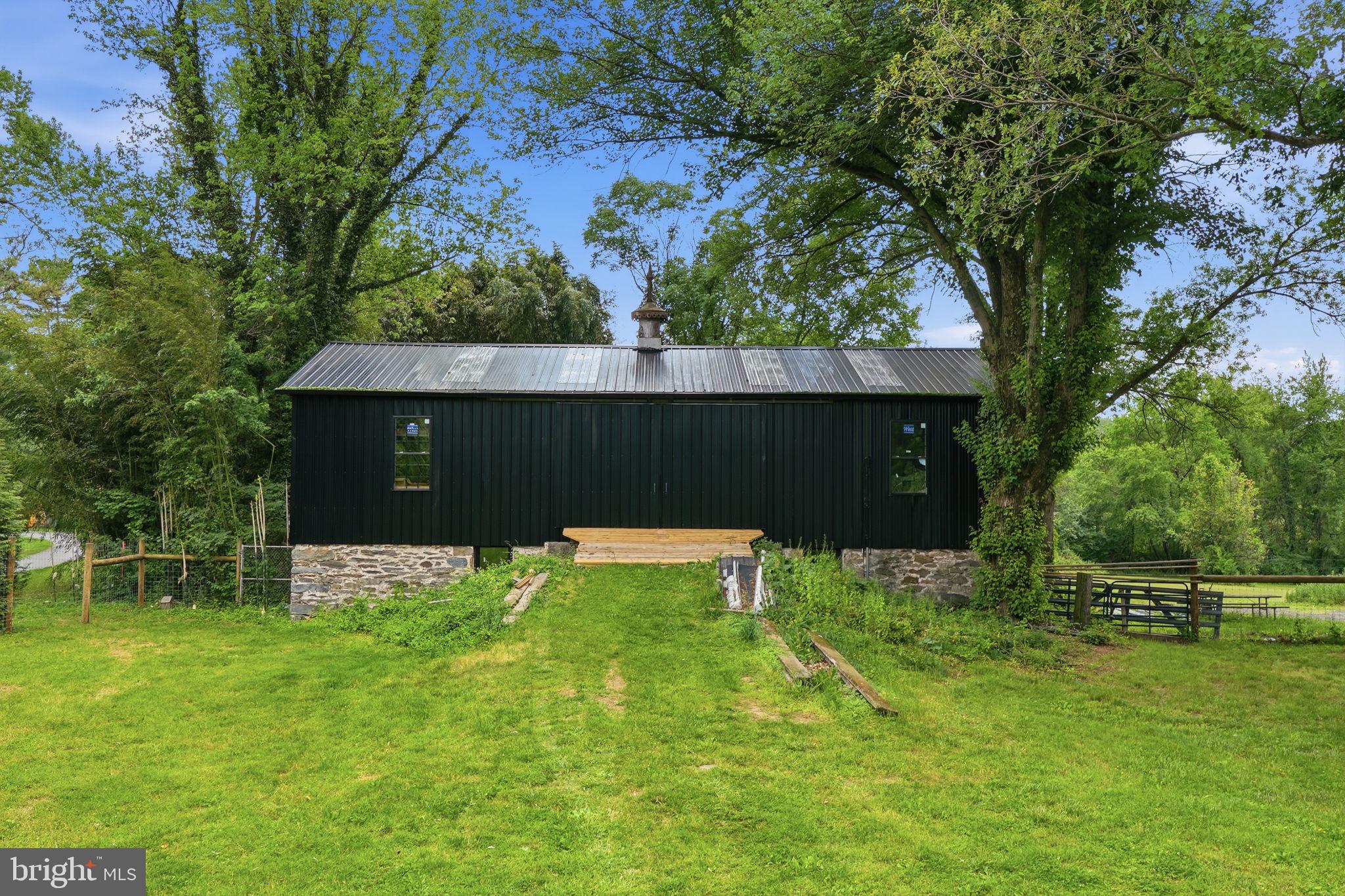 ROCKVILLE OUTSIDE - Residential