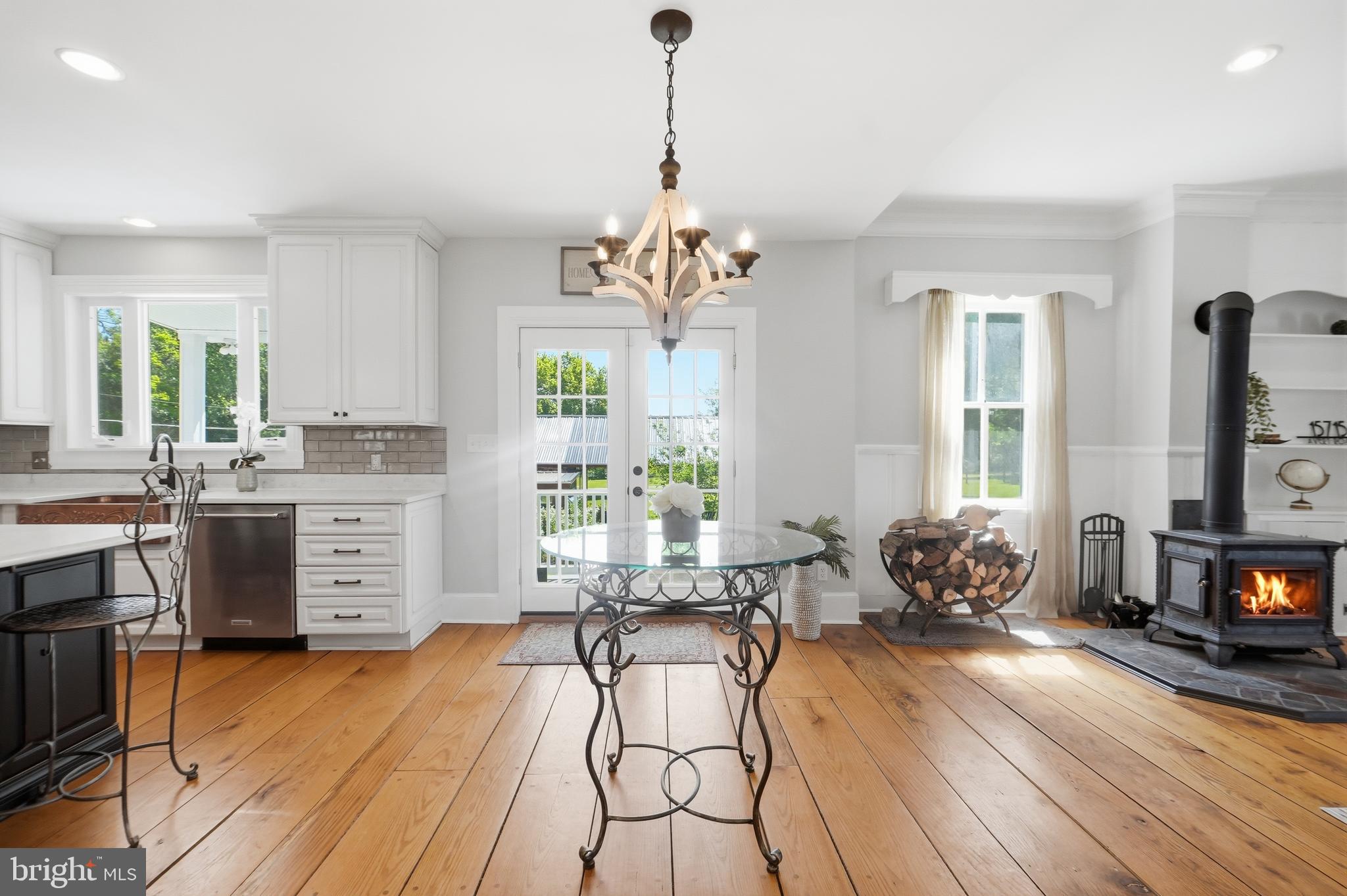 ROCKVILLE OUTSIDE - Residential