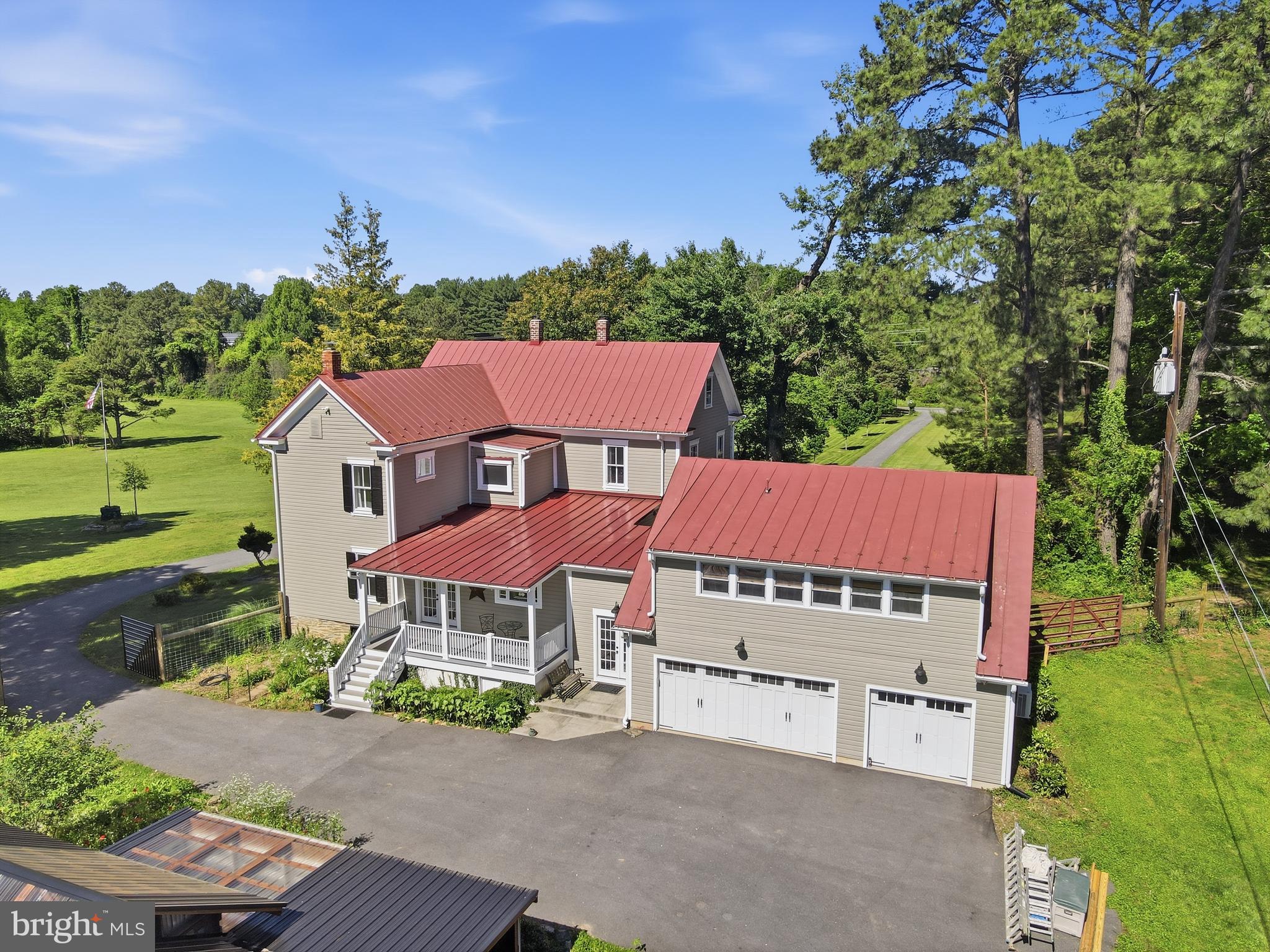 ROCKVILLE OUTSIDE - Residential