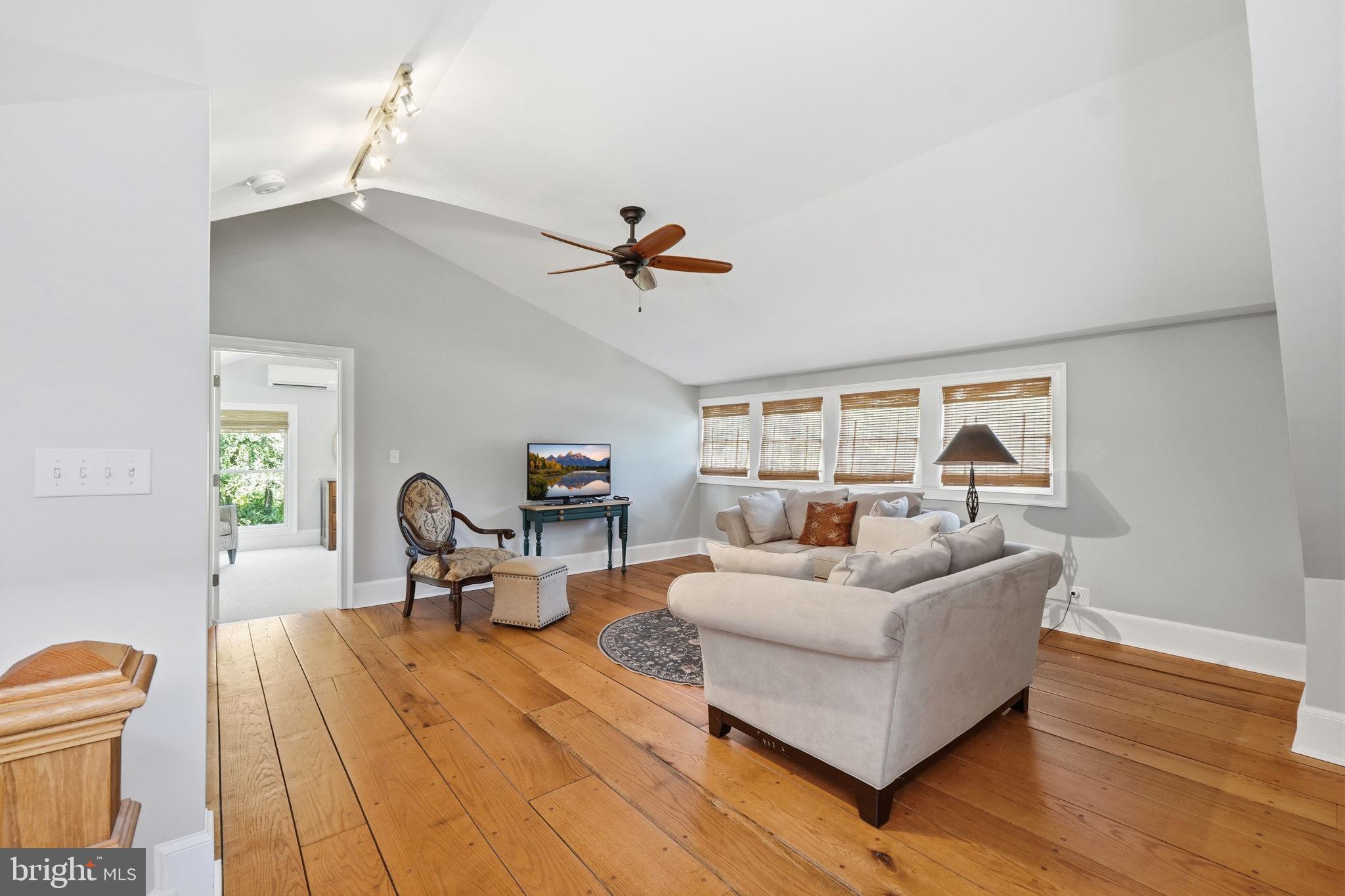 ROCKVILLE OUTSIDE - Residential