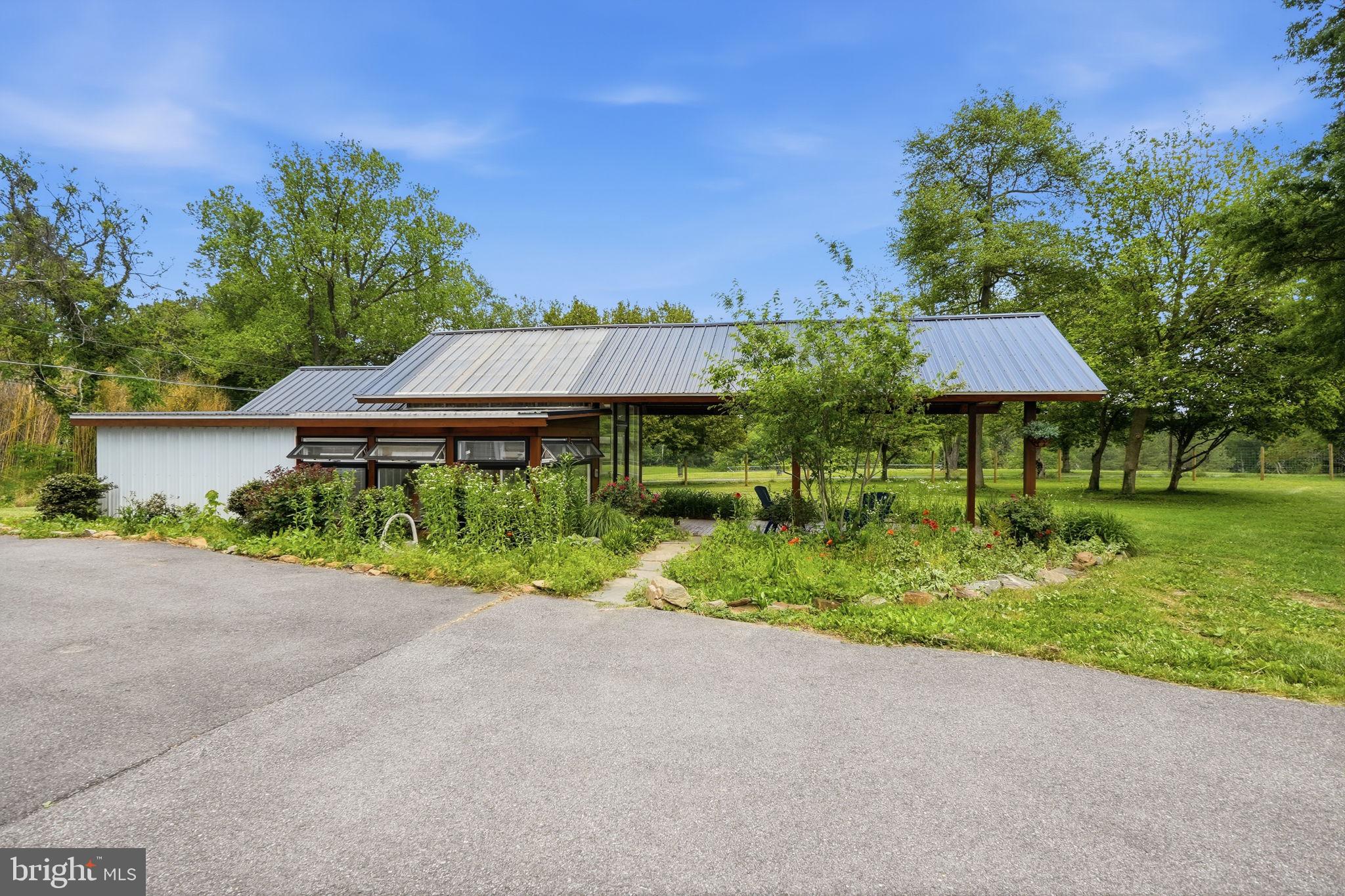 ROCKVILLE OUTSIDE - Residential