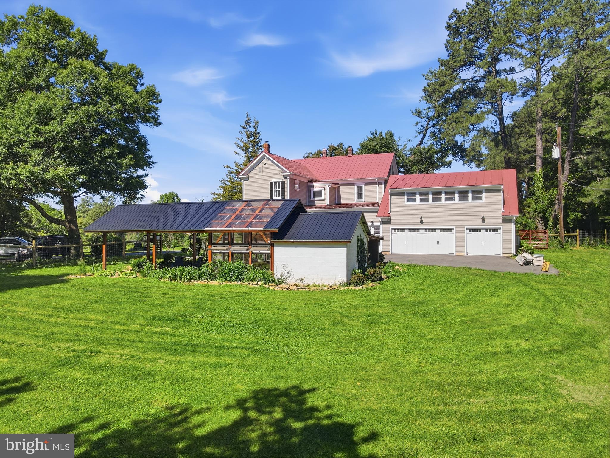 ROCKVILLE OUTSIDE - Residential