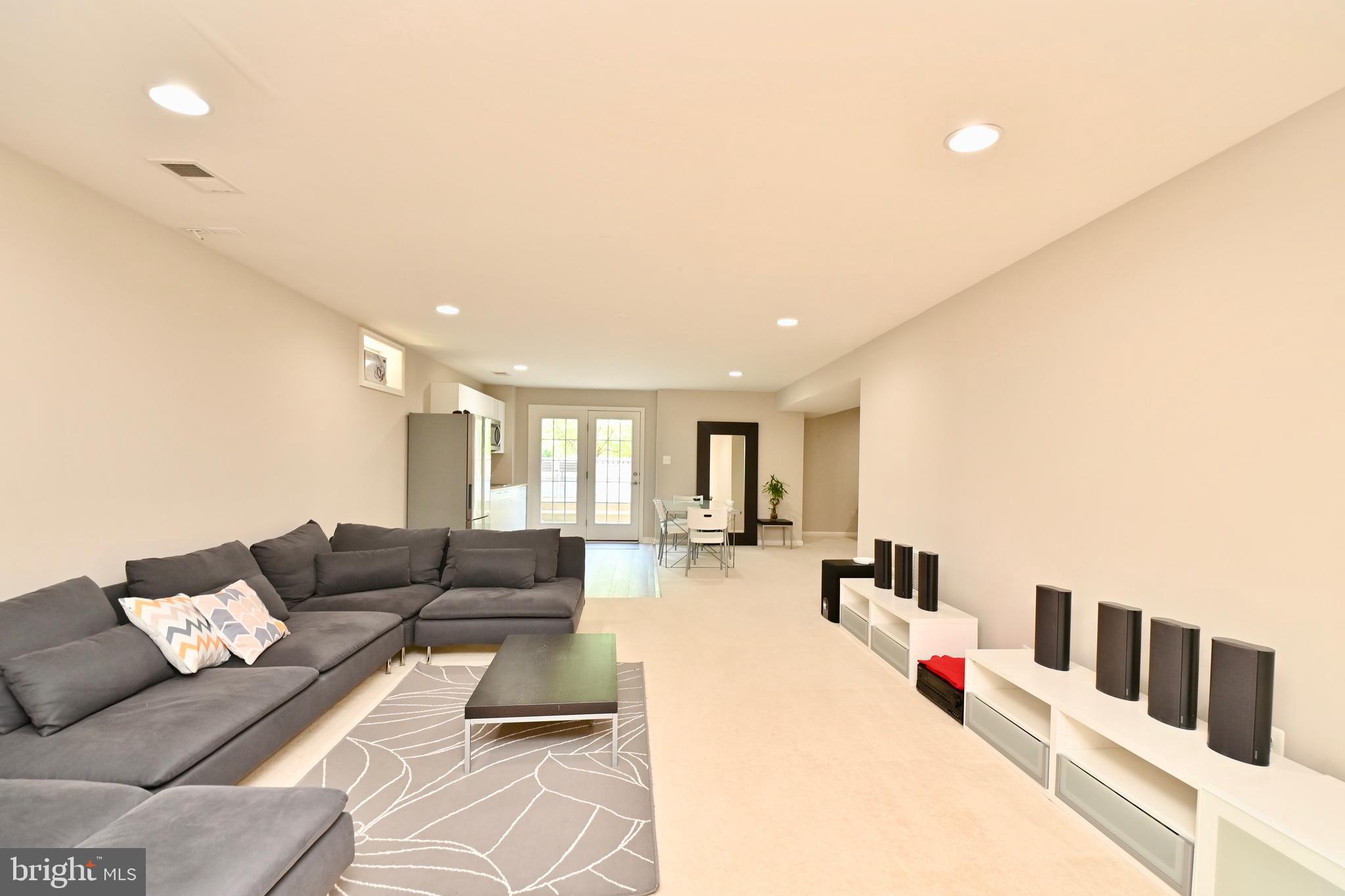 CHANTILLY PLACE - Residential