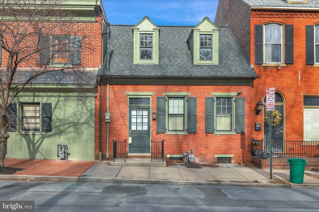 Photo of 205 E Chestnut Street, LANCASTER, PA 17602 (MLS # PALA2082210)