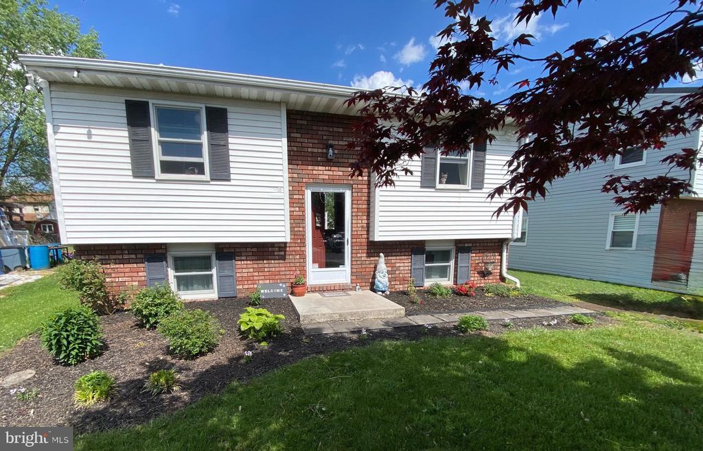 Photo of 10 Antler Lane, NEW OXFORD, PA 17350 (MLS # PAAD2020850)
