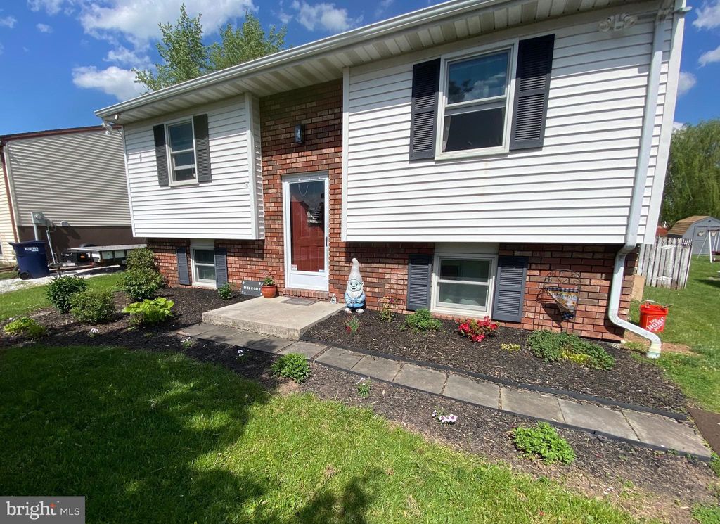 Photo of 10 Antler Lane, NEW OXFORD, PA 17350 (MLS # PAAD2020850)
