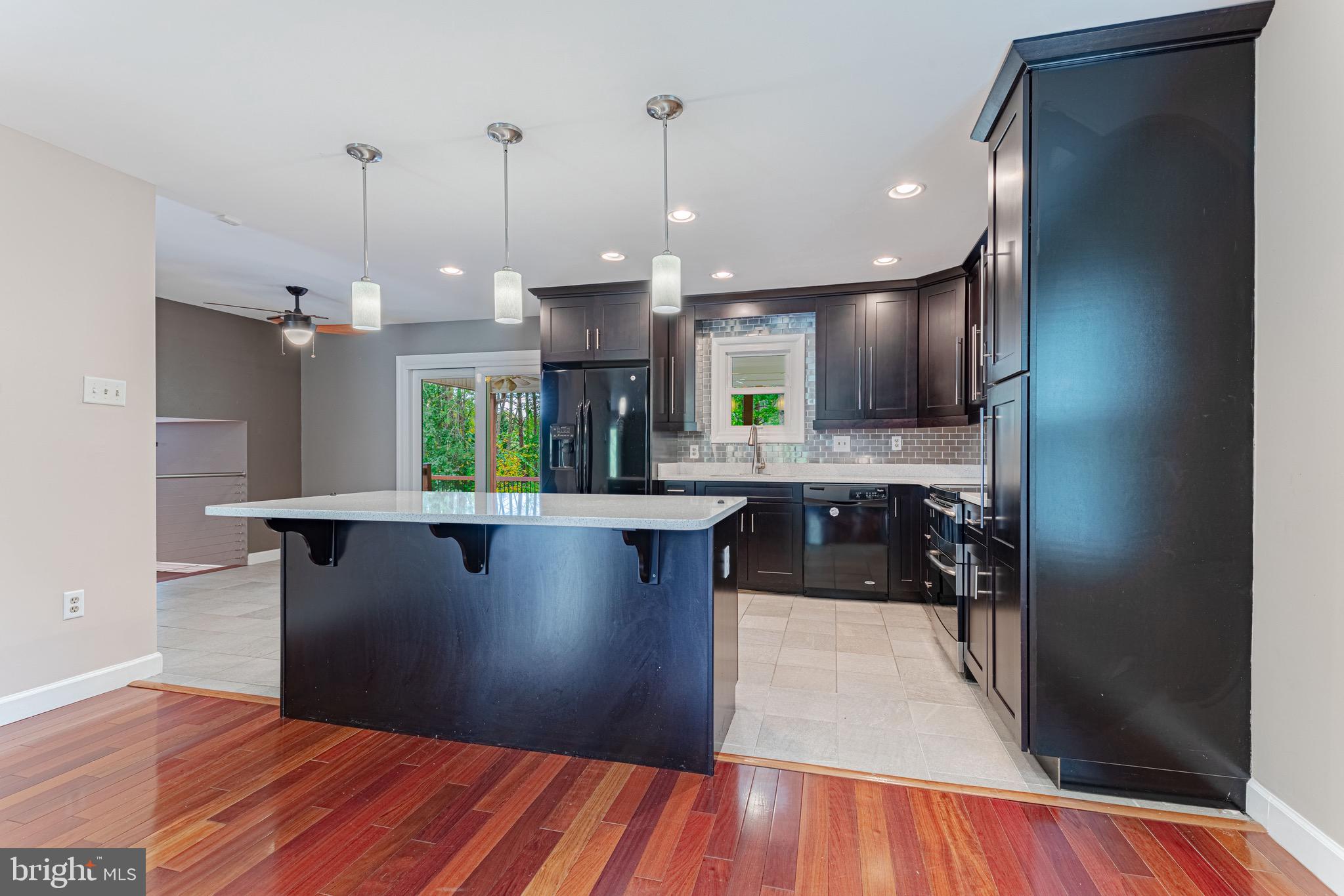 STRAWBERRY HILLS - Residential