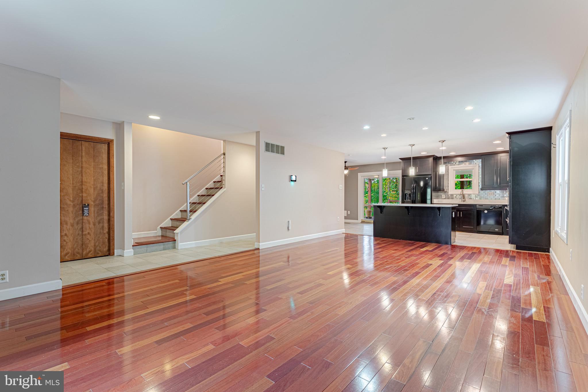 STRAWBERRY HILLS - Residential