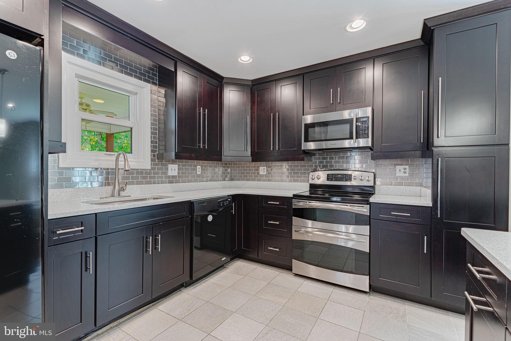 STRAWBERRY HILLS - Residential