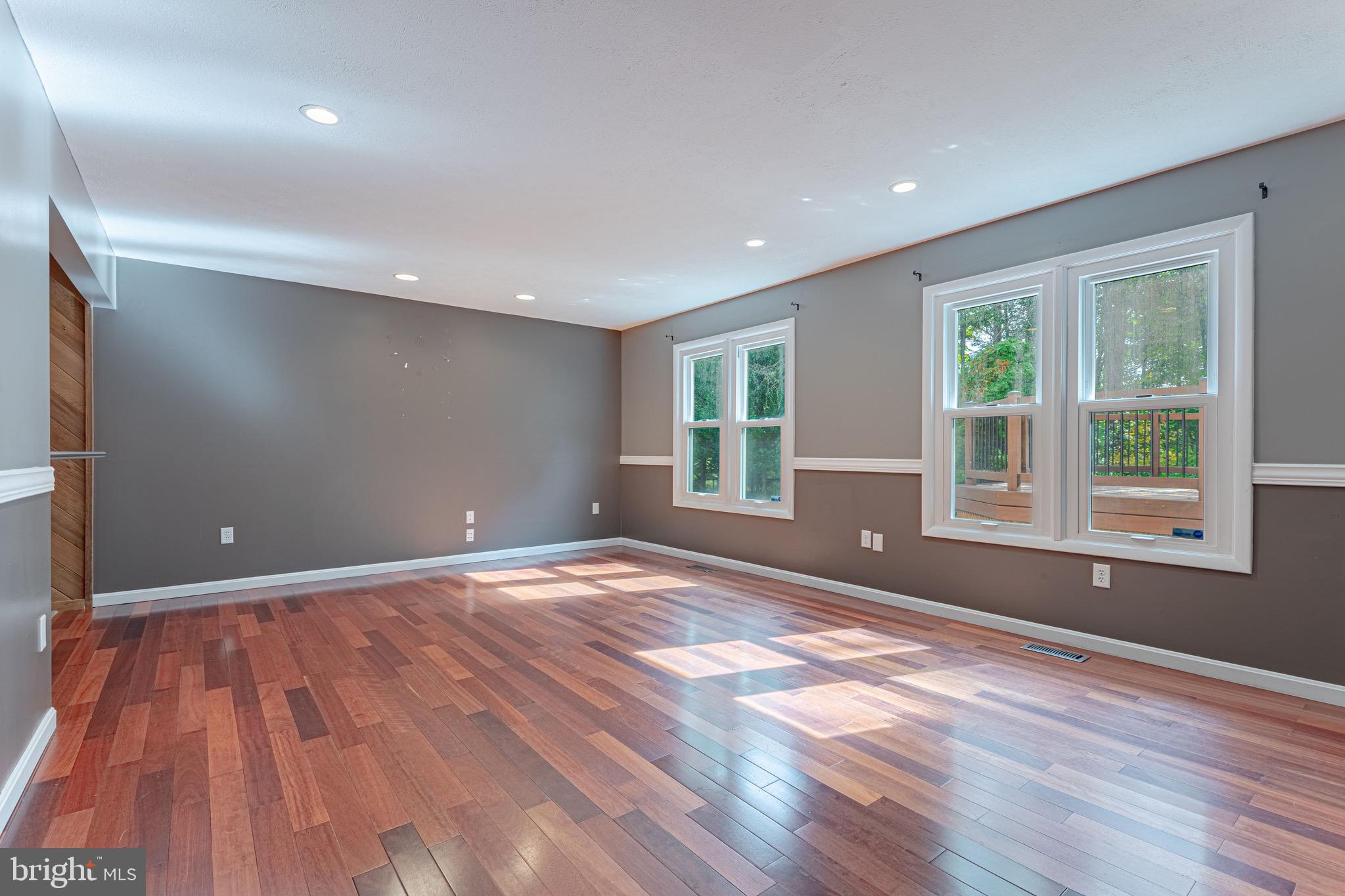 STRAWBERRY HILLS - Residential