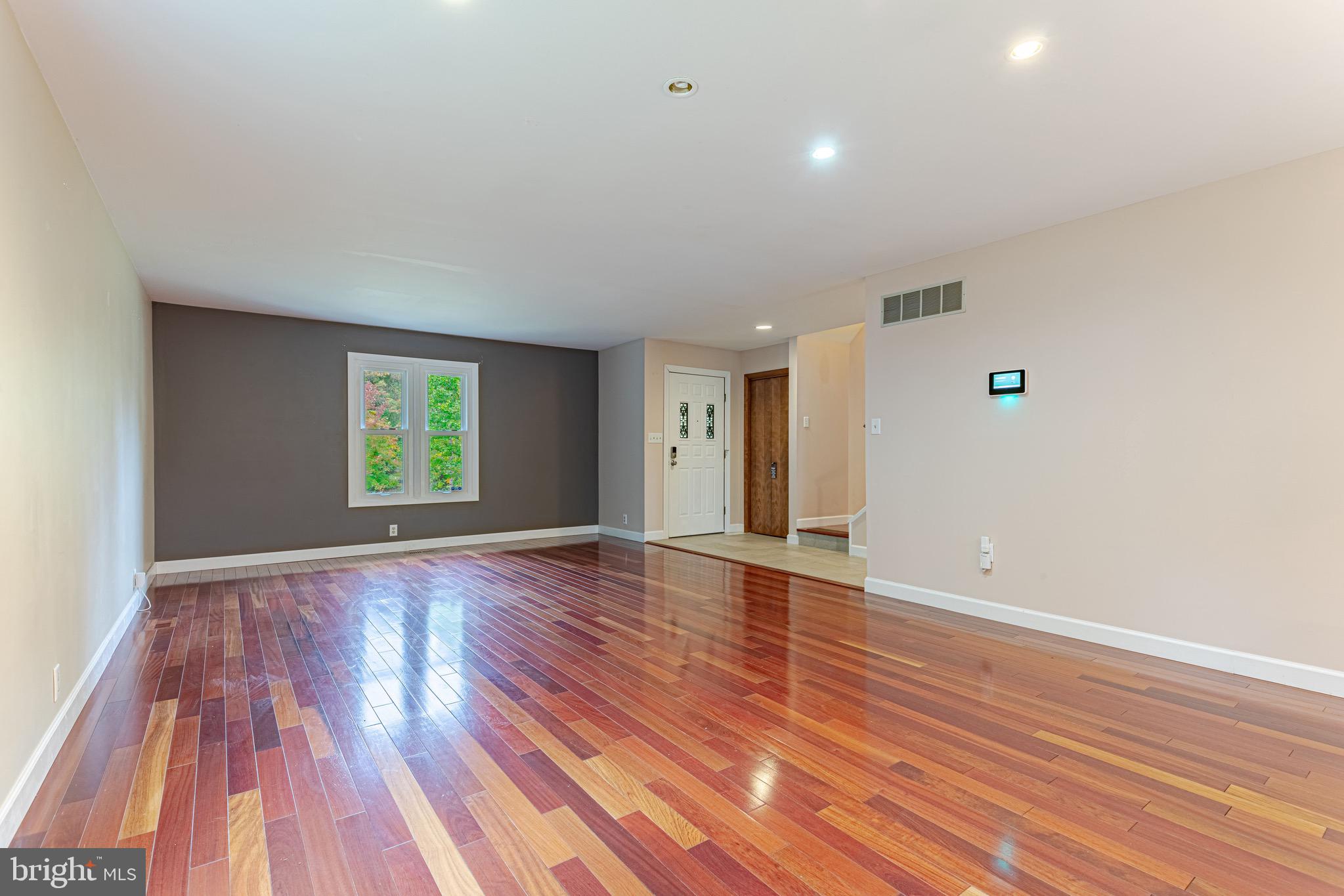 STRAWBERRY HILLS - Residential