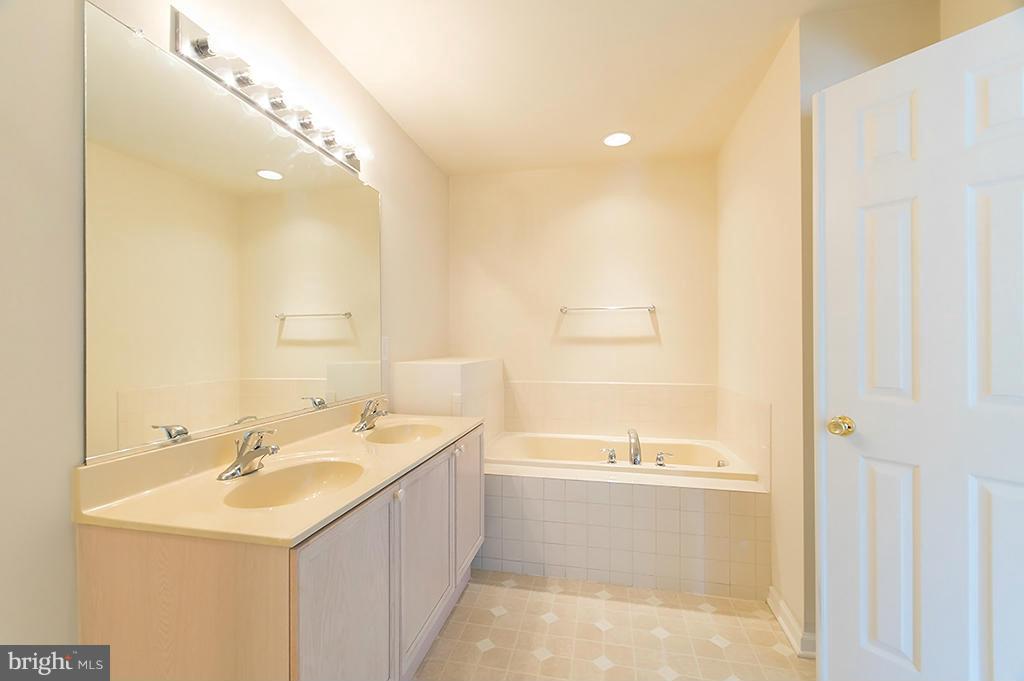 PRENTISS POINT - Residential