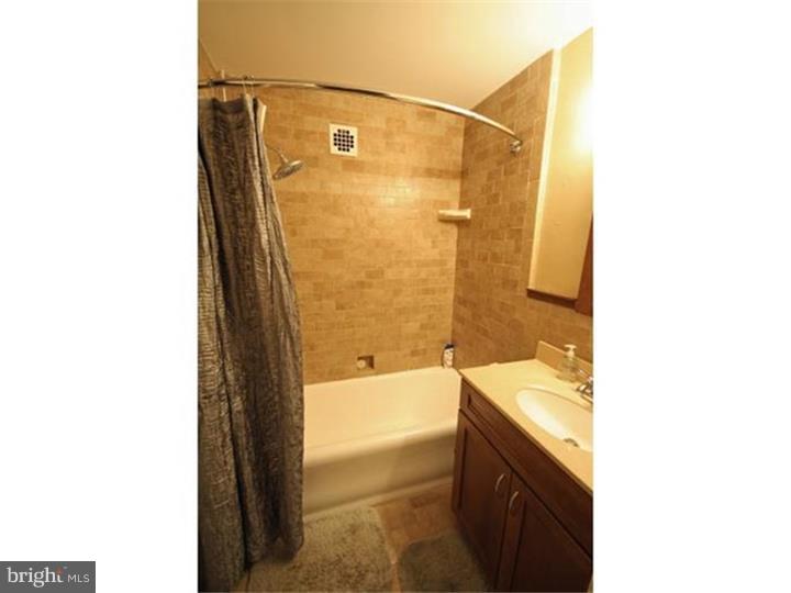 CENTER CITY - Residential Lease