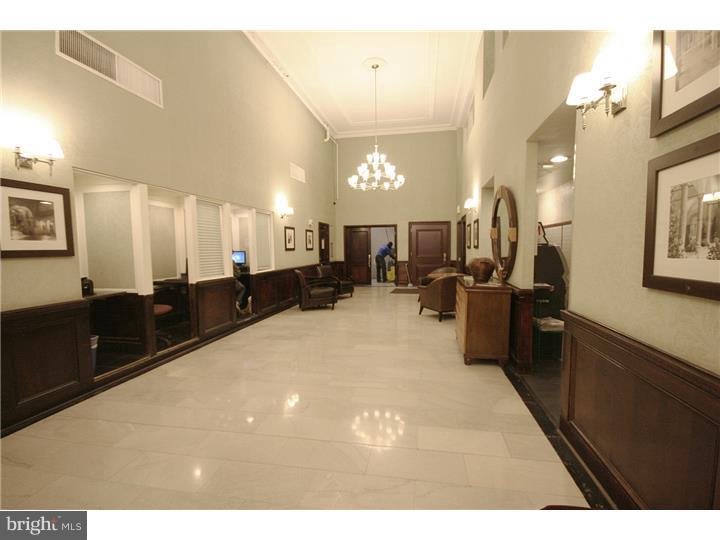 CENTER CITY - Residential Lease