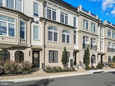 Townhouse For Rent - 8215 River Road<br/> Montgomery County, BETHESDA, MD 20817