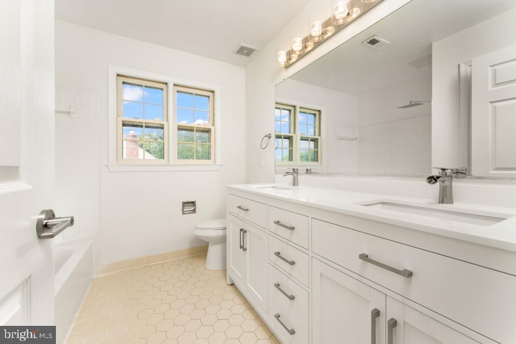 MEADOWS OF MINNIEVILLE - Residential