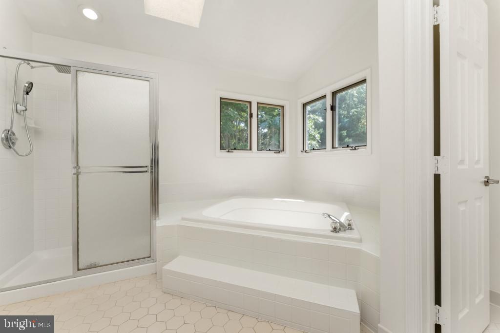 MEADOWS OF MINNIEVILLE - Residential