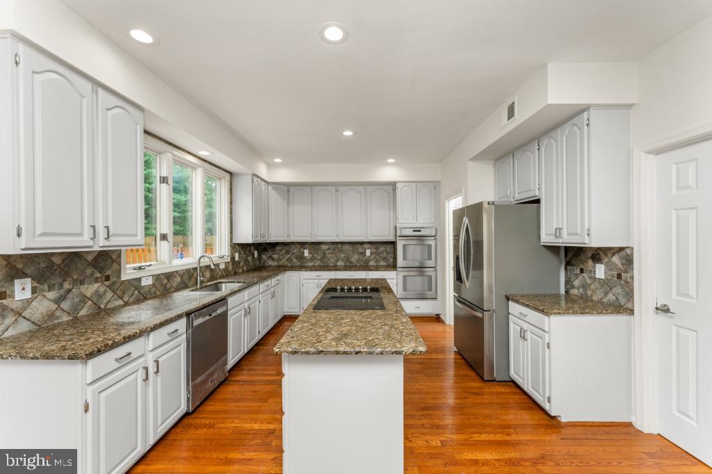 MEADOWS OF MINNIEVILLE - Residential