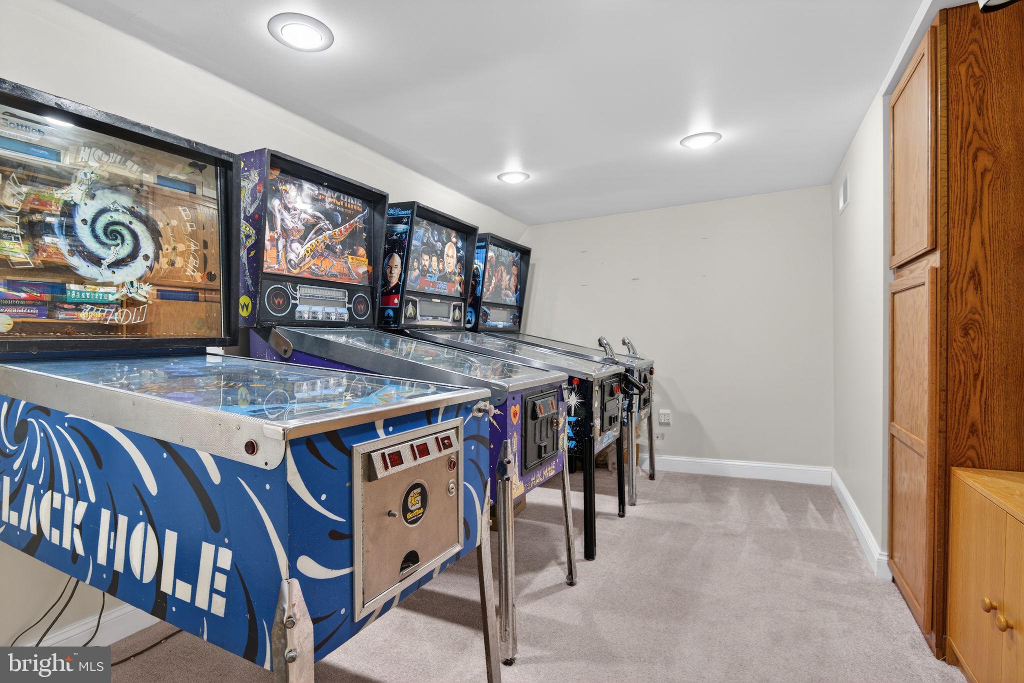 SCHOOL LANE HILLS ESTATES - Residential