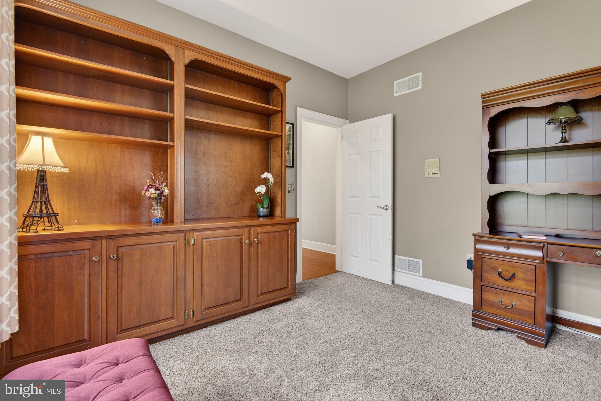 SCHOOL LANE HILLS ESTATES - Residential