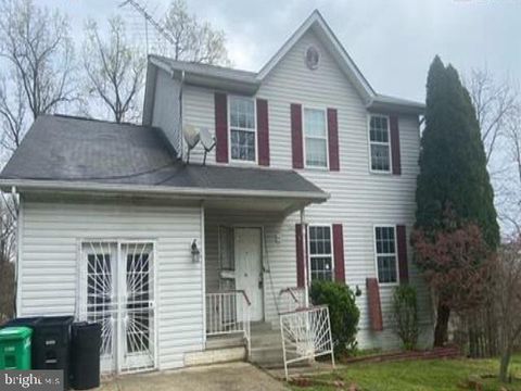Homes For Sale - 1702 Dennis Court<br/> DISTRICT HEIGHTS, MD 20747