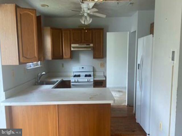 1702 DENNIS COURT