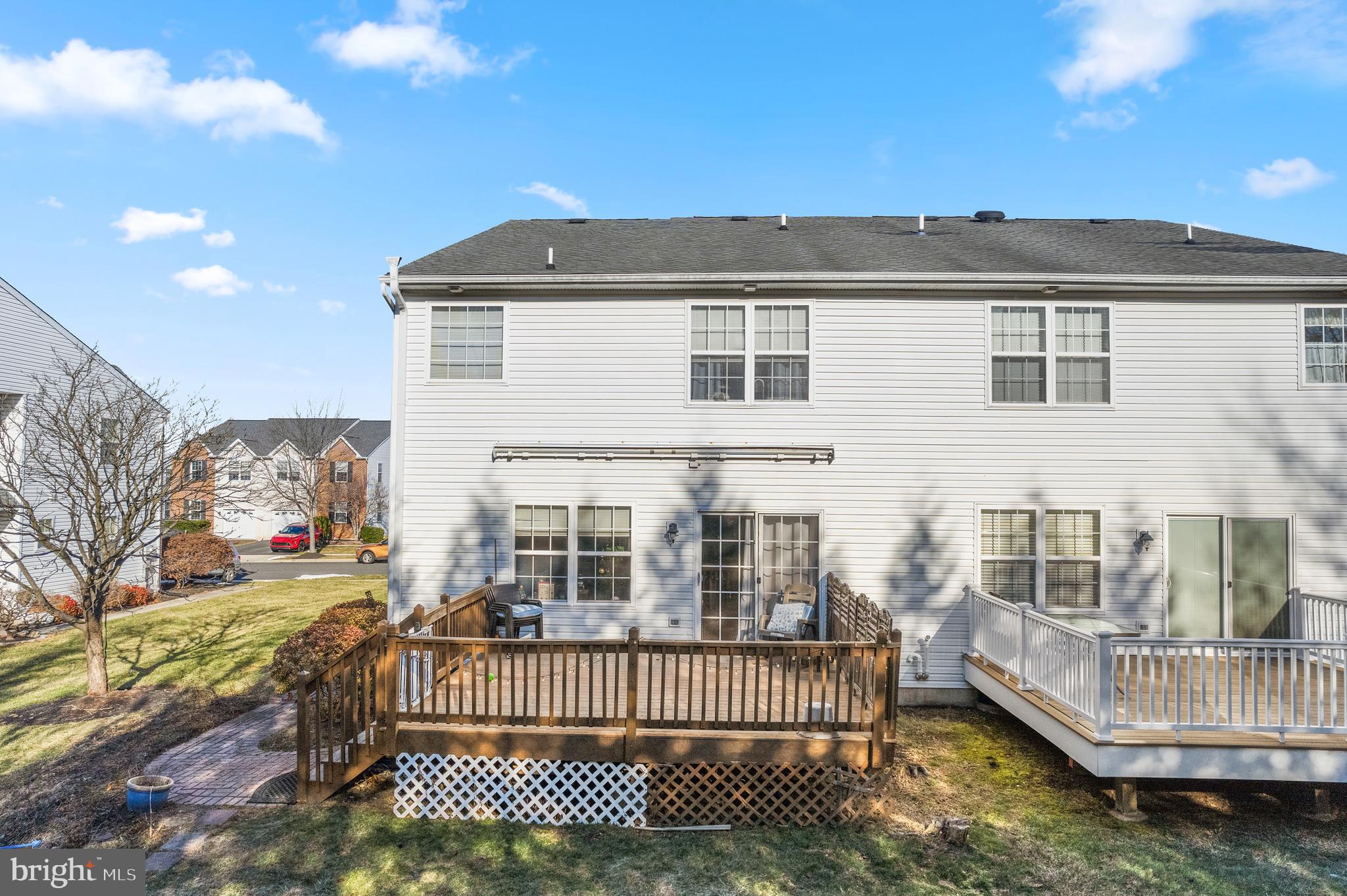 SUMMER LEA - Residential