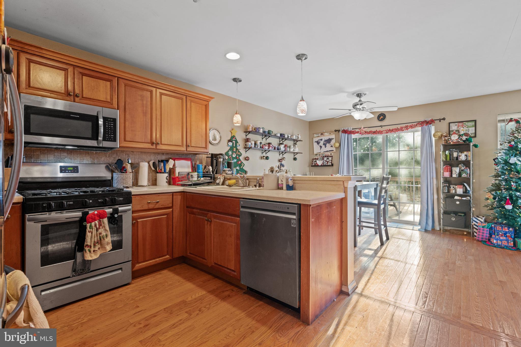 SUMMER LEA - Residential