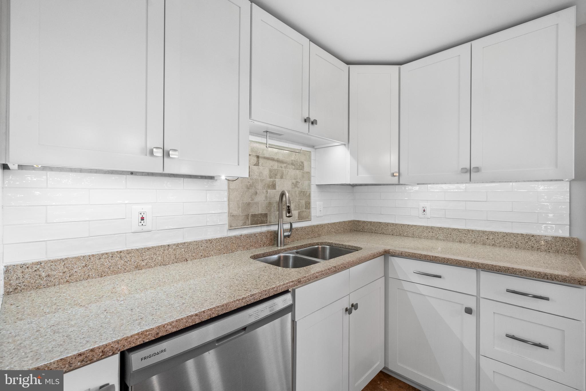 CARDINAL GLEN - Residential