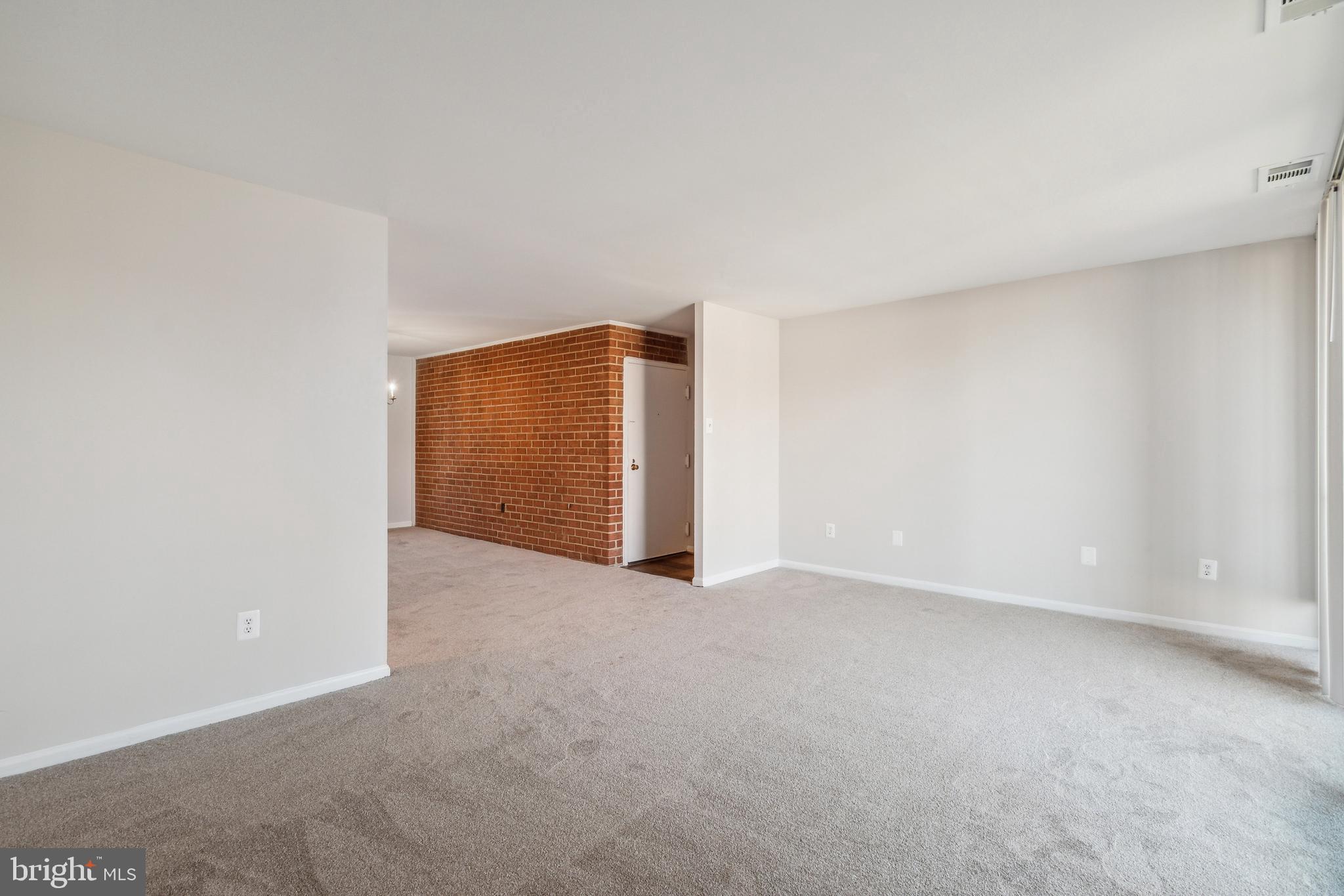 DIAMOND FARMS - Residential Lease