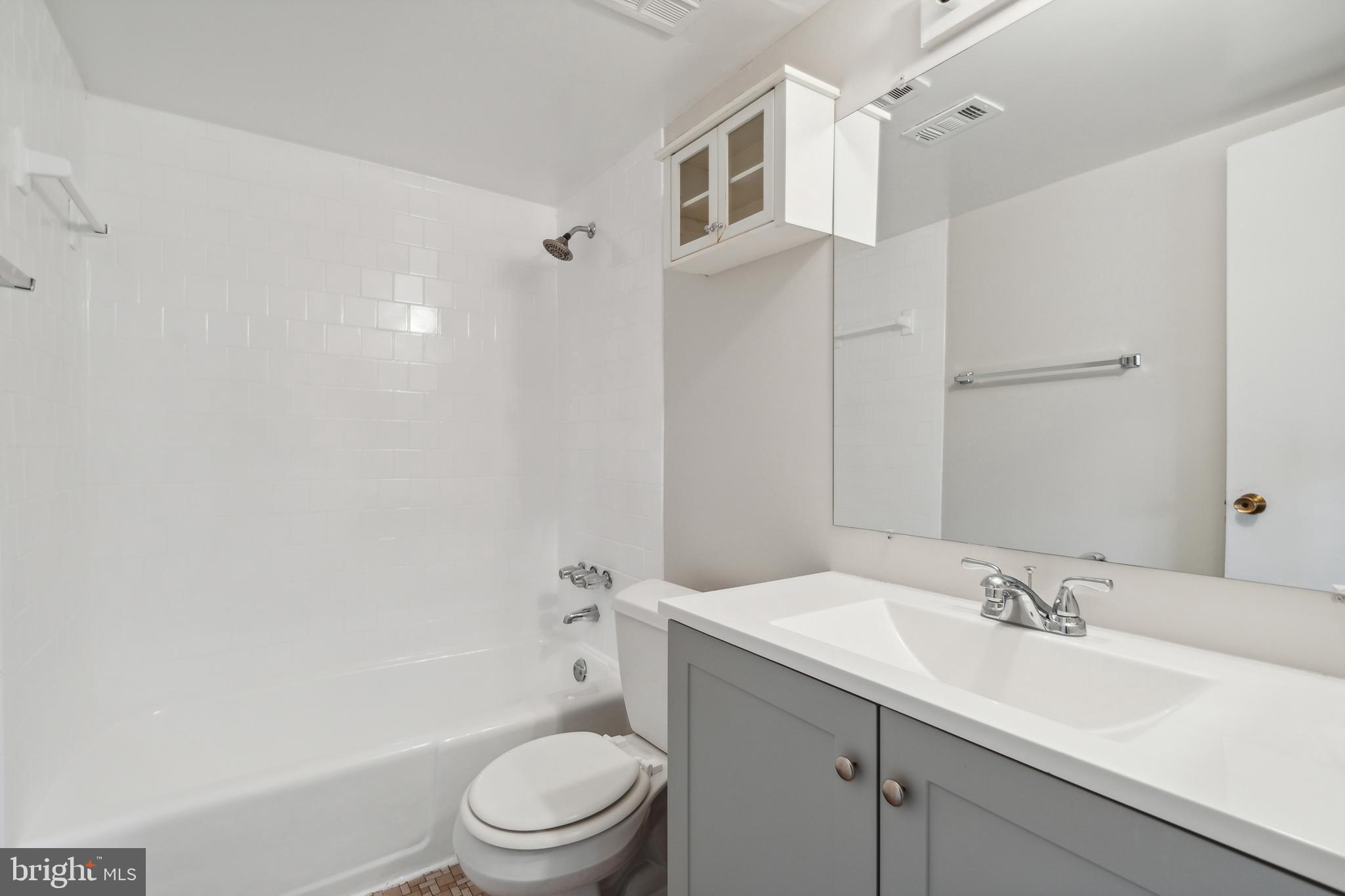 DIAMOND FARMS - Residential Lease