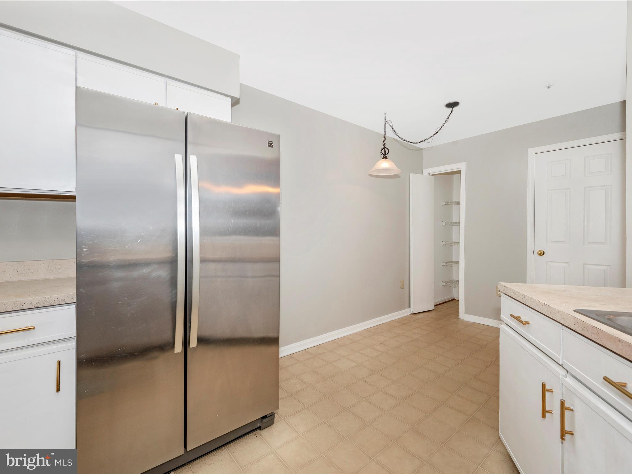 GLENSFORD CONDO - Residential