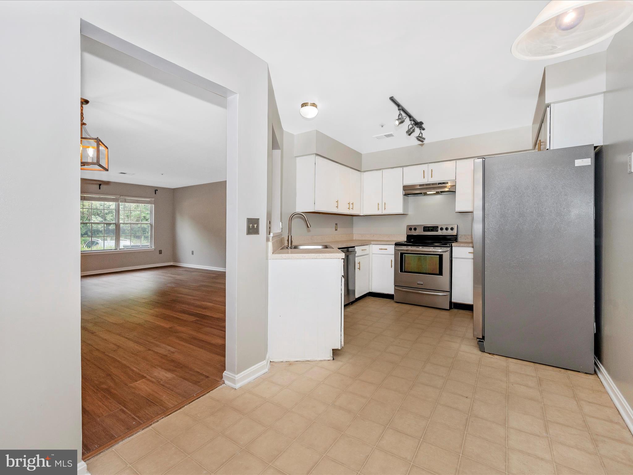 GLENSFORD CONDO - Residential