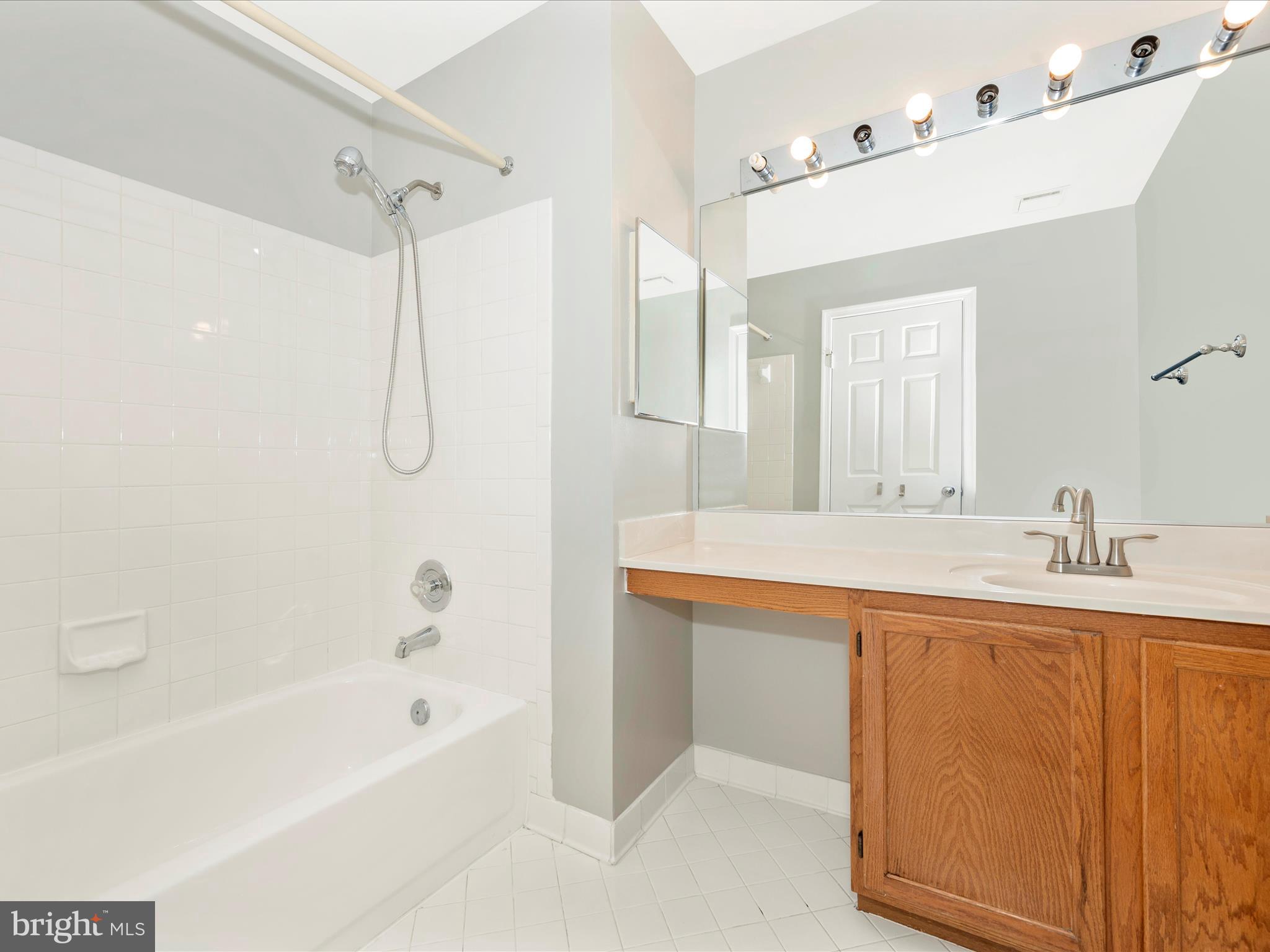 GLENSFORD CONDO - Residential