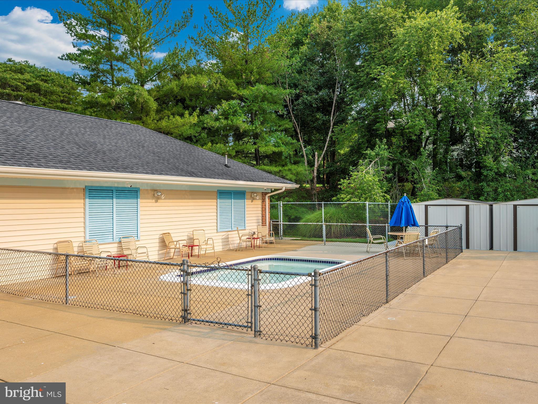 GLENSFORD CONDO - Residential