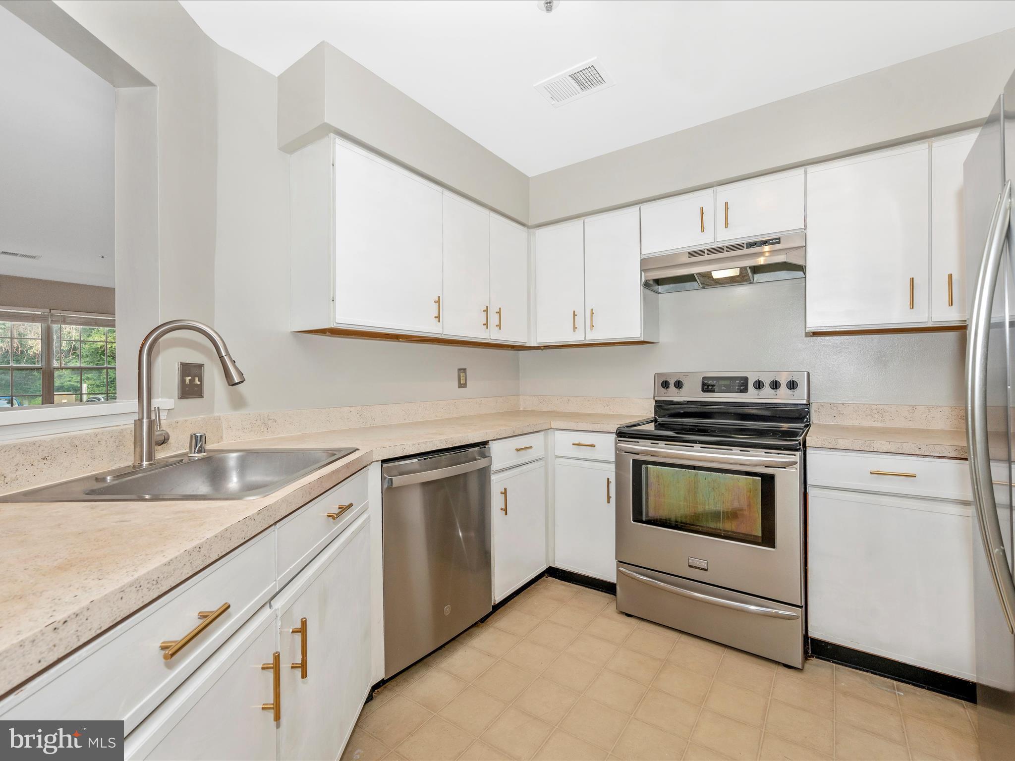 GLENSFORD CONDO - Residential