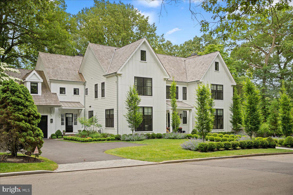 CHESTNUT HILL - Residential