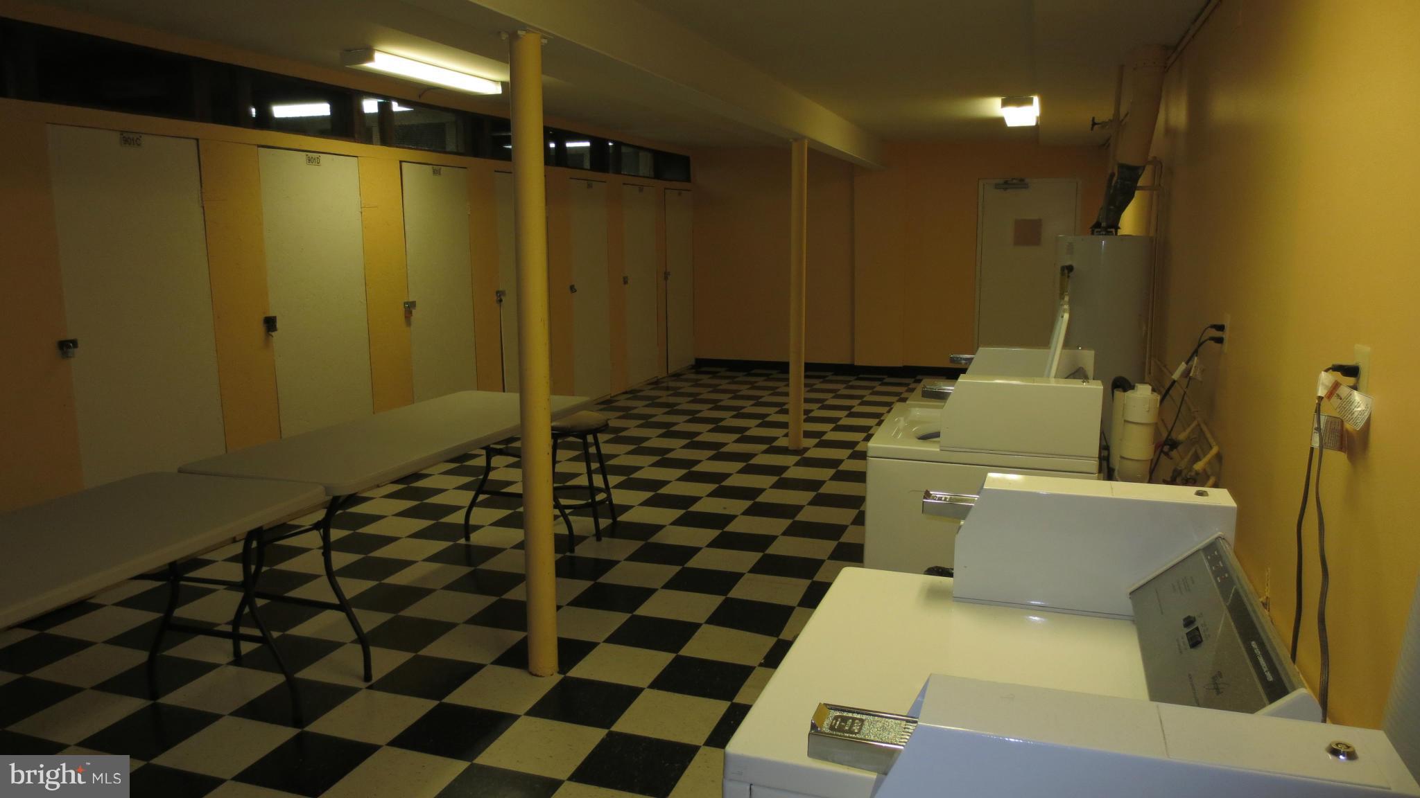 LAKE WALKER - Residential Lease