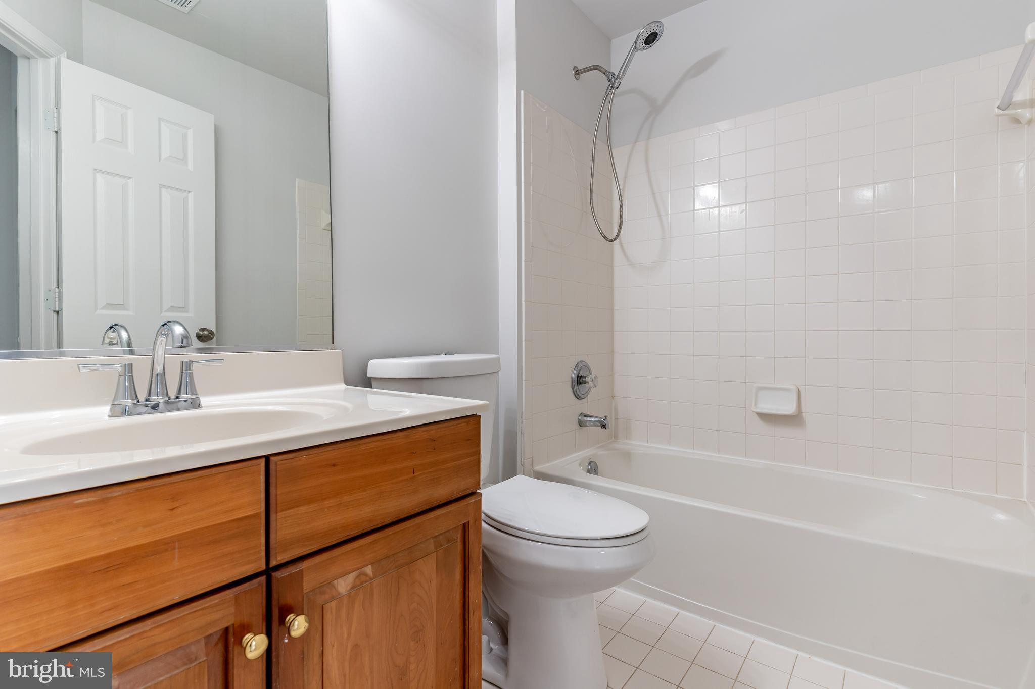 BLOOMS CROSSING - Residential