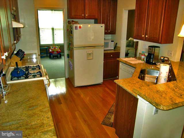 WOODS LANDING - Residential Lease