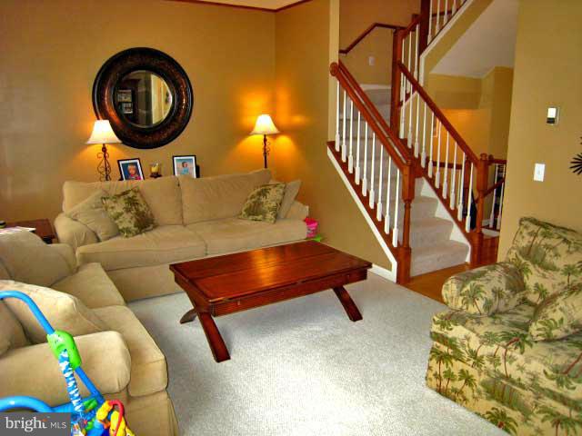 WOODS LANDING - Residential Lease