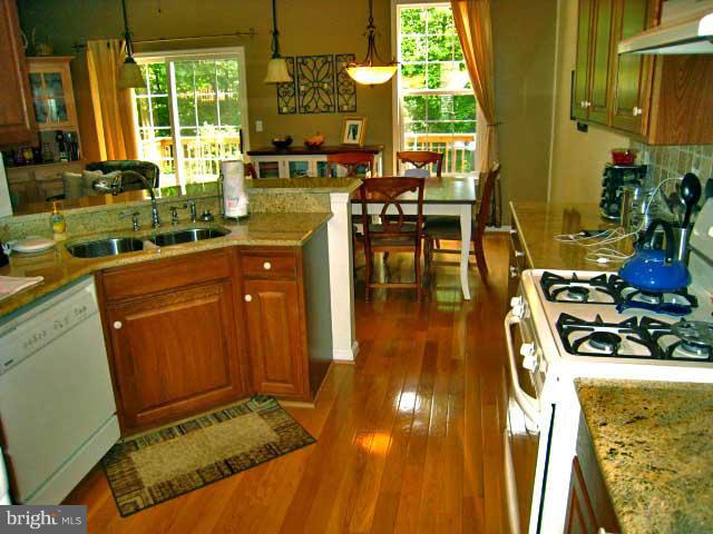 WOODS LANDING - Residential Lease