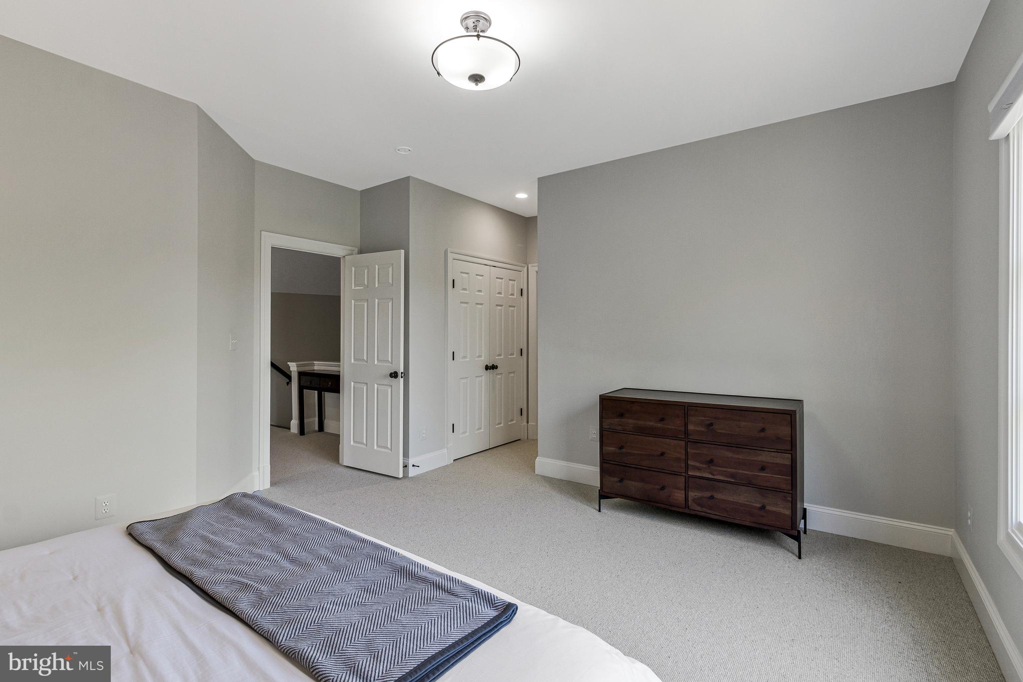 COUNTRY CLUB HILLS - Residential