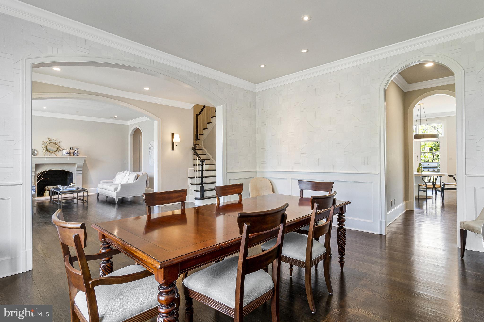 COUNTRY CLUB HILLS - Residential