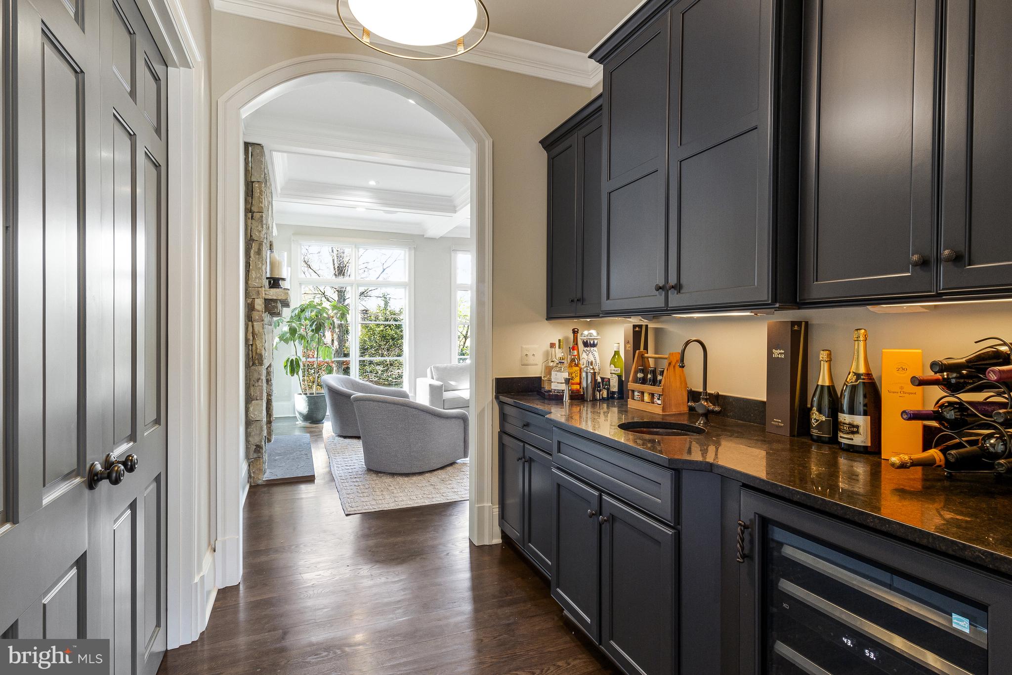 COUNTRY CLUB HILLS - Residential