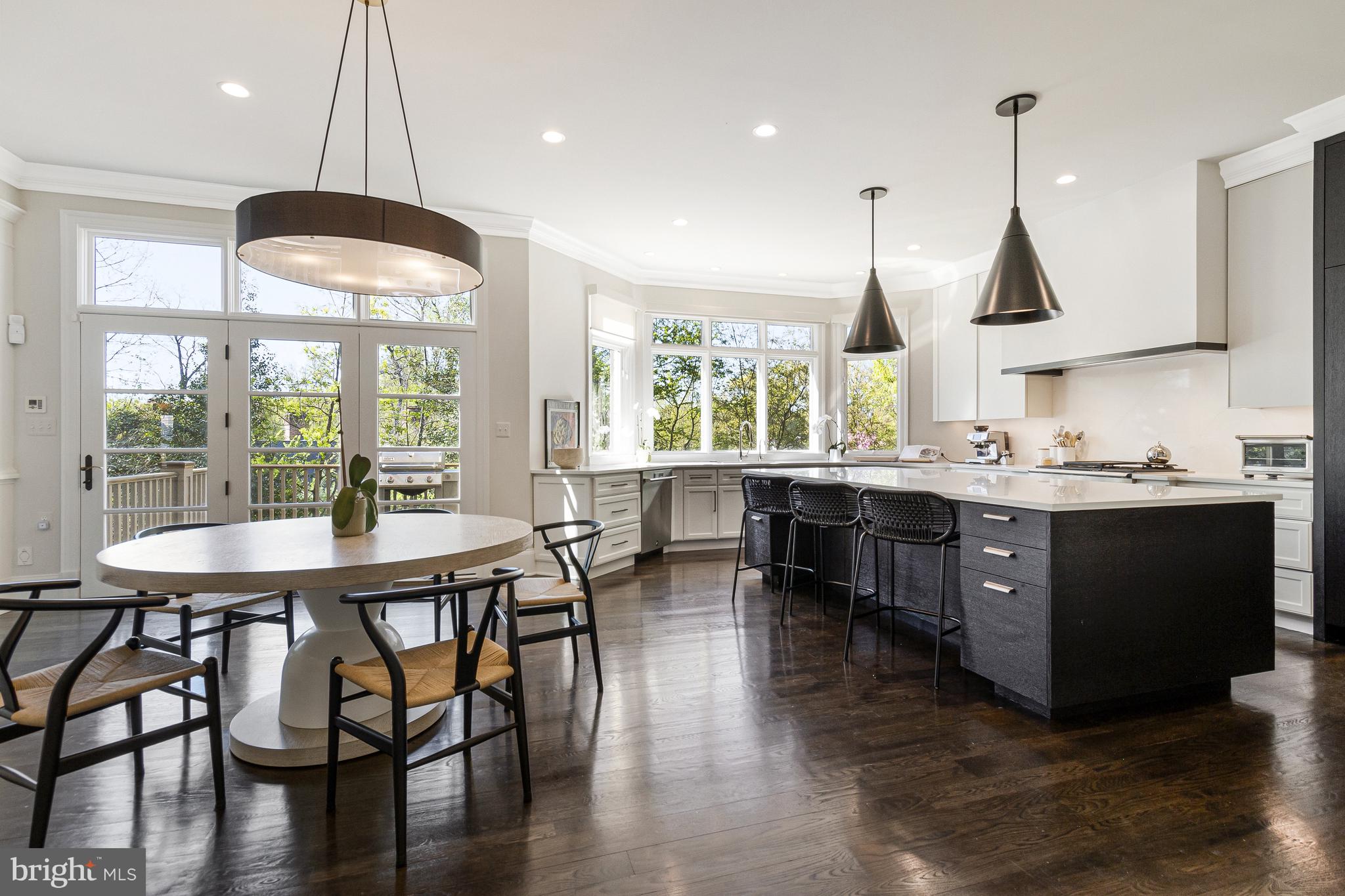 COUNTRY CLUB HILLS - Residential