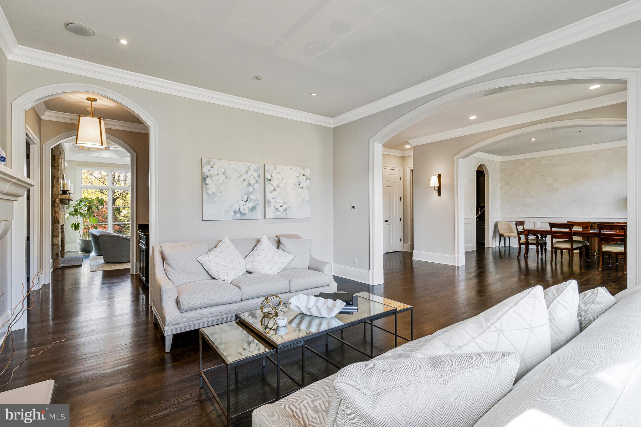 COUNTRY CLUB HILLS - Residential