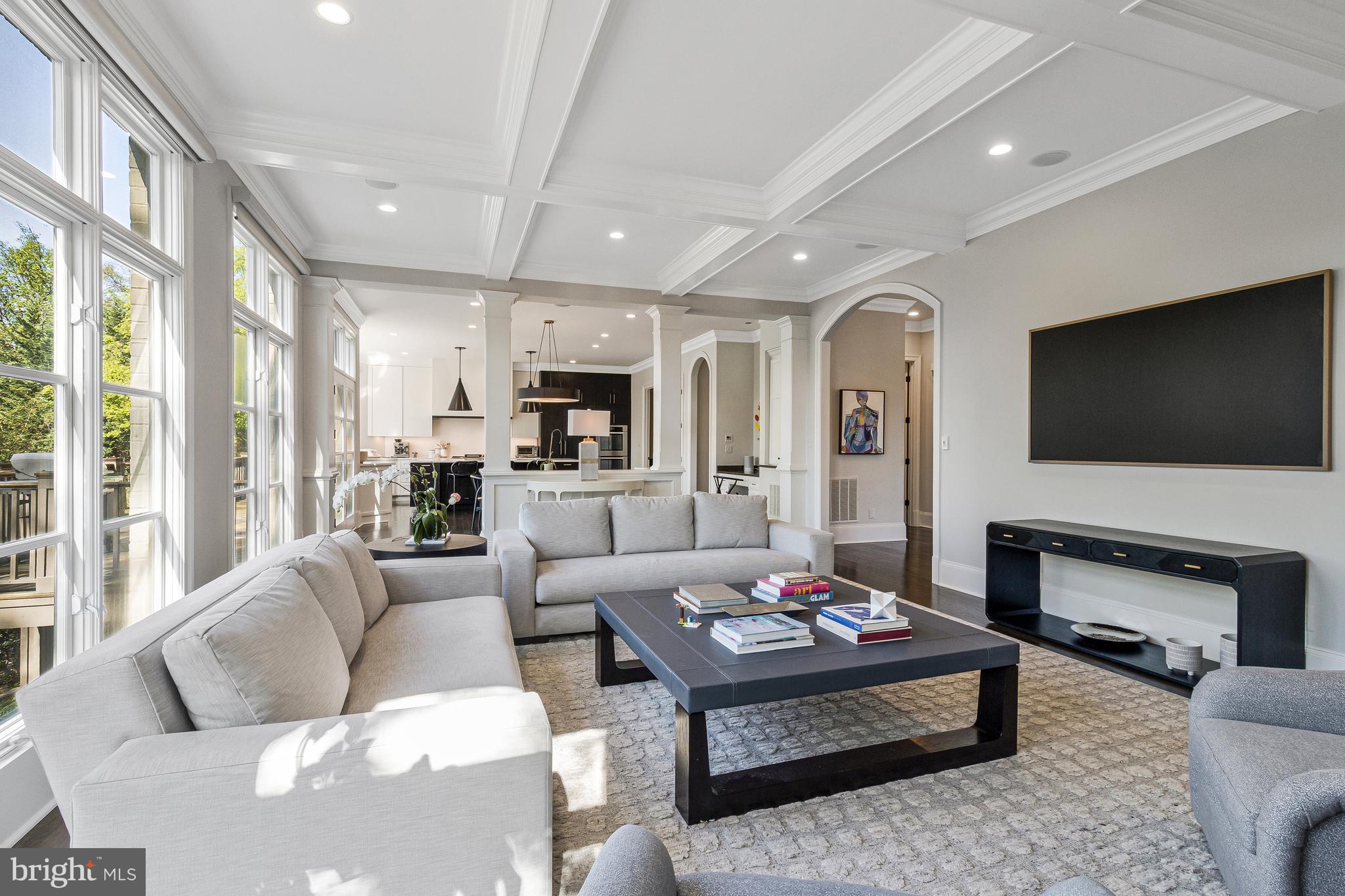 COUNTRY CLUB HILLS - Residential